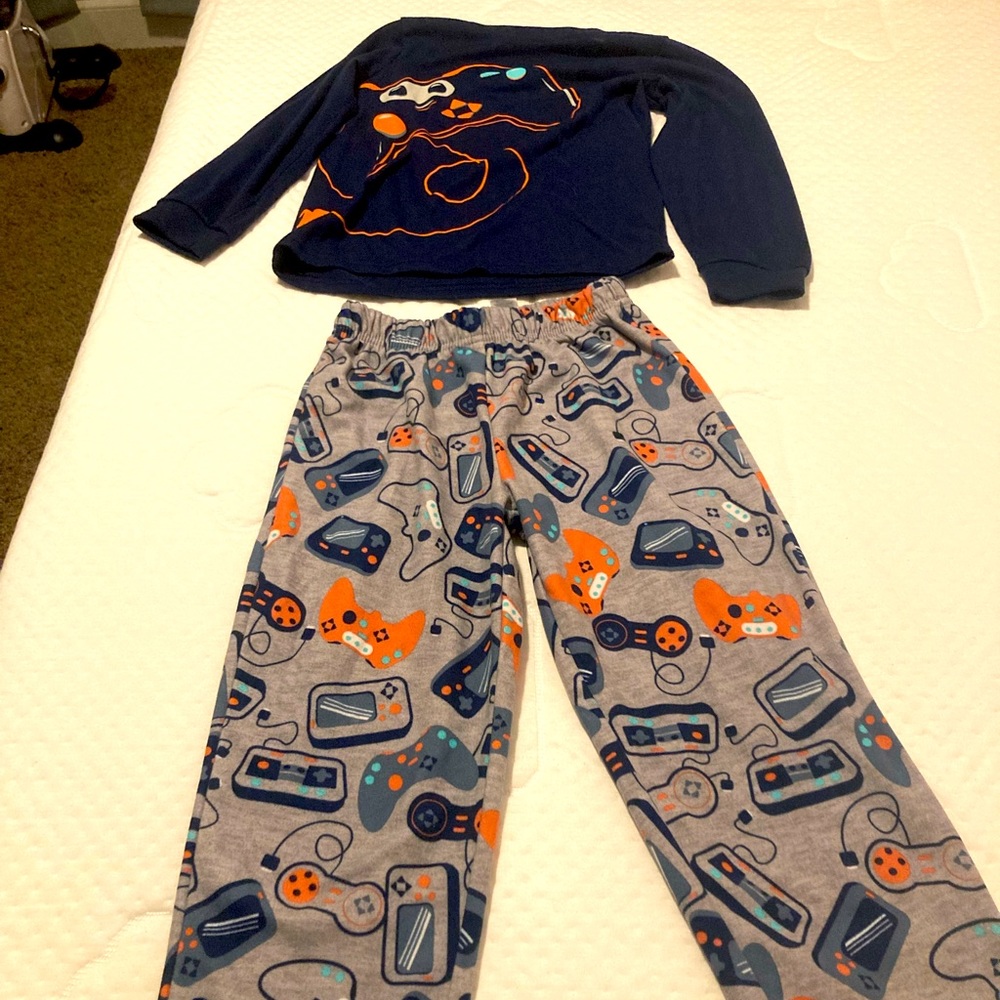 Boys pajama set size 6